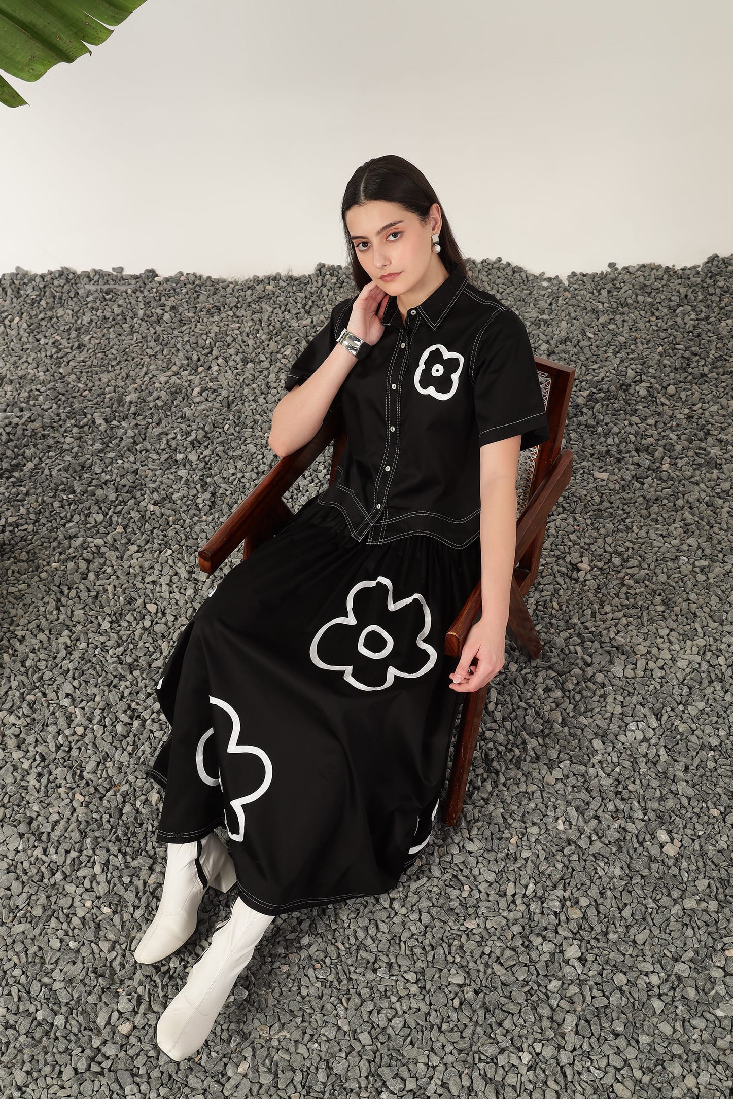 Capri Applique Skirt Black