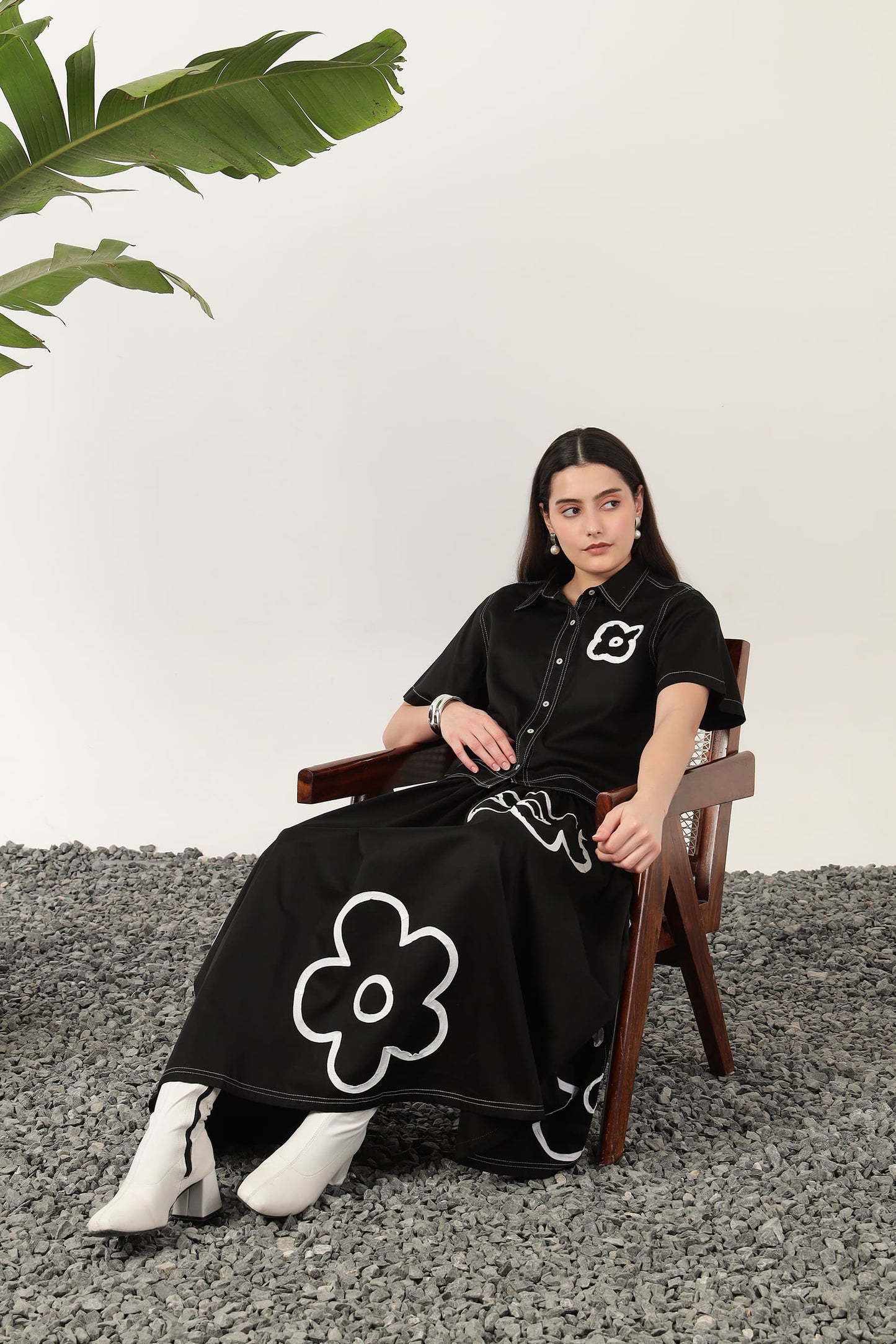 Capri Applique Skirt Black
